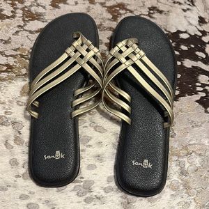 Sanuk sandals